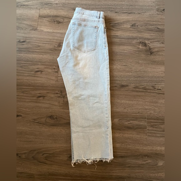 Light wash mom jean - Picture 2 of 3